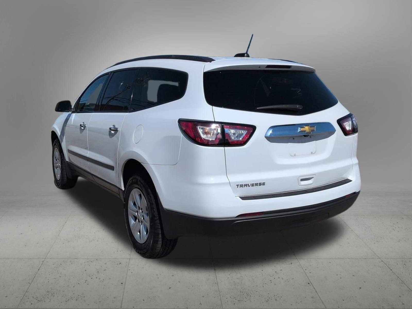 Thumbnail: 2017 Chevrolet Traverse - 4