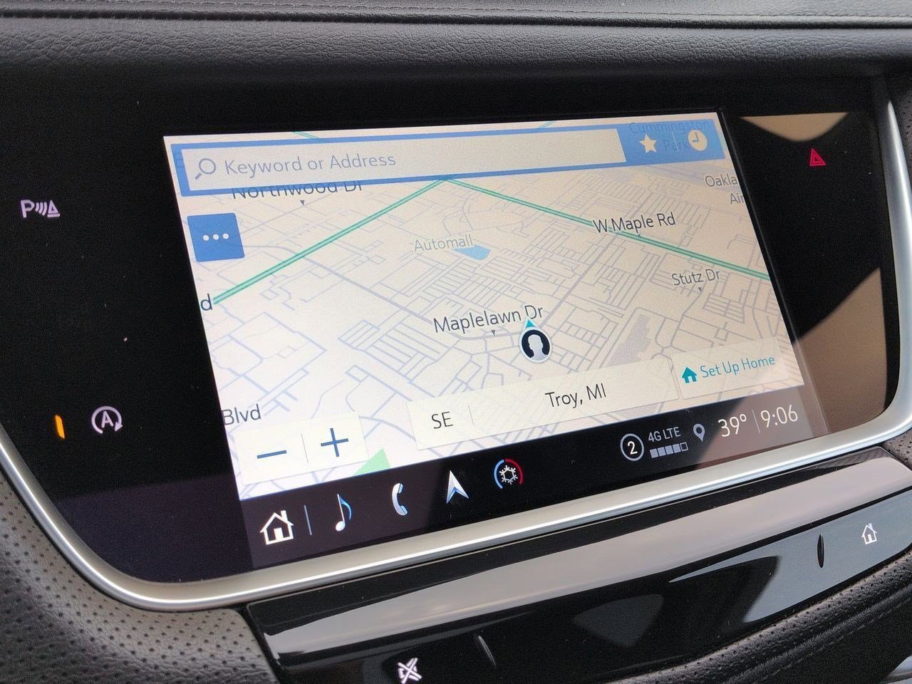 Thumbnail: 2023 Cadillac XT5 - 30