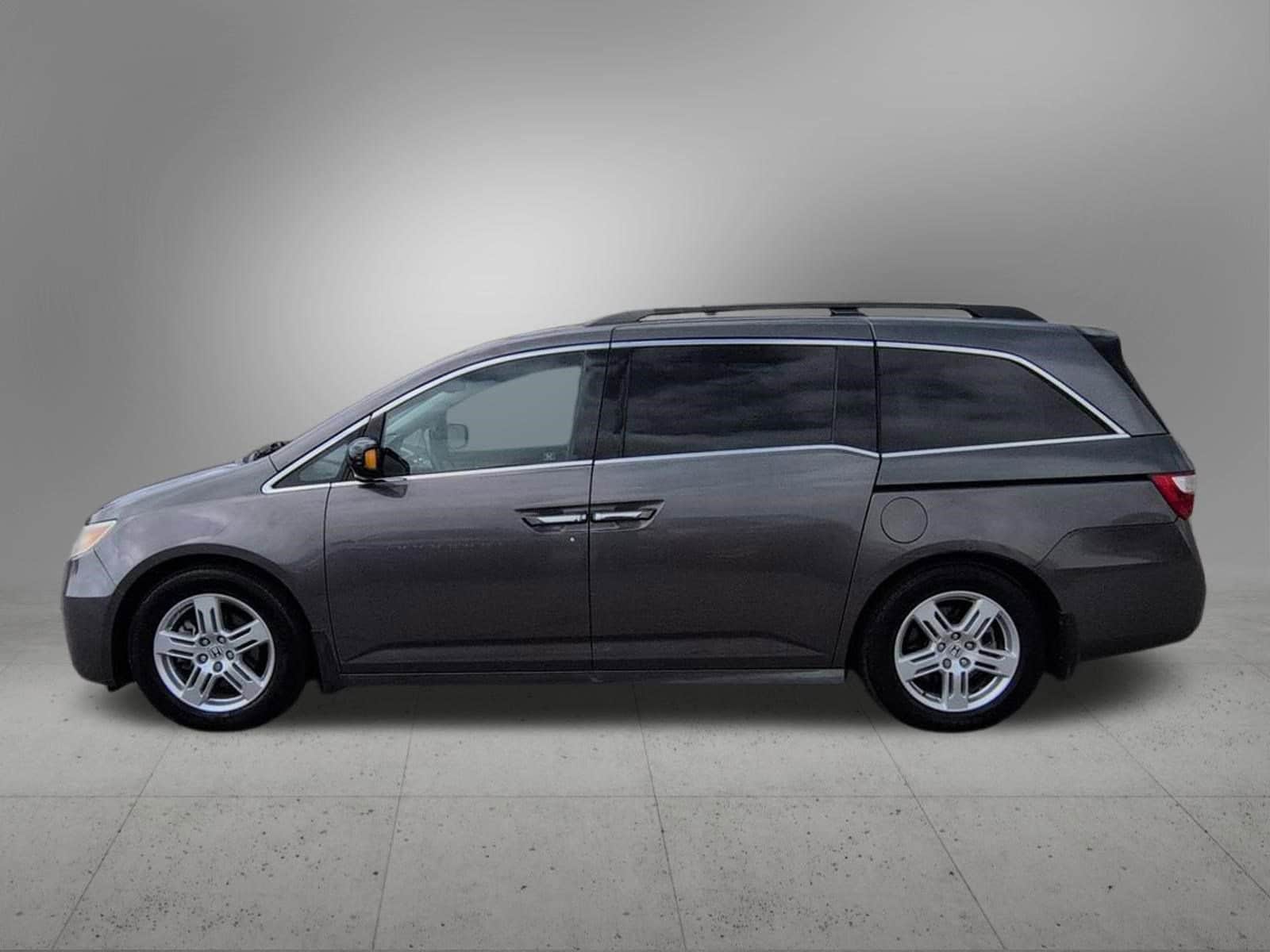 Thumbnail: 2012 Honda Odyssey - 3