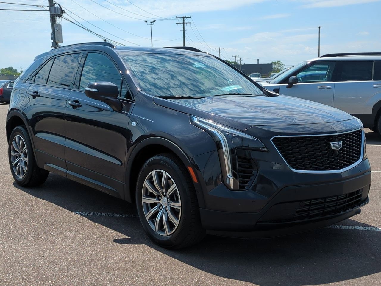 Thumbnail: 2022 Cadillac XT4 - 8