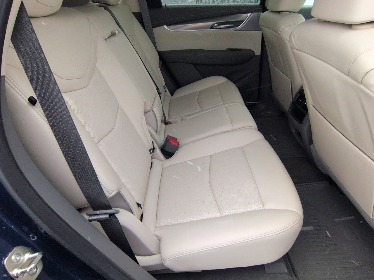 Thumbnail: 2024 Cadillac XT5 - 21