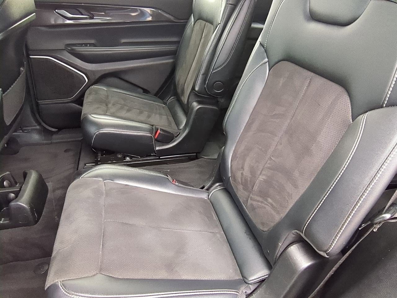 Thumbnail: 2021 Jeep Grand Cherokee L - 17