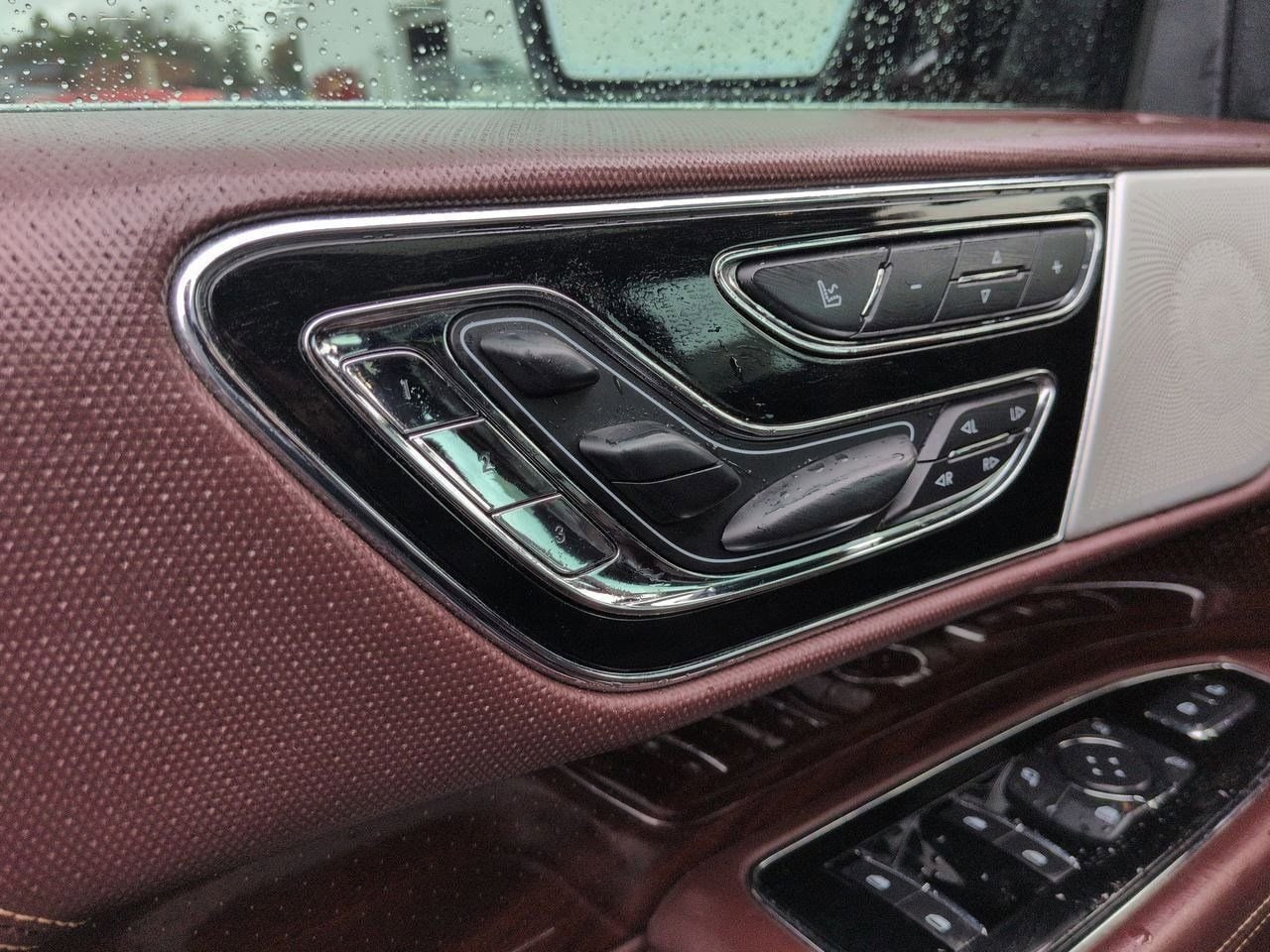 Thumbnail: 2019 Lincoln Navigator - 14