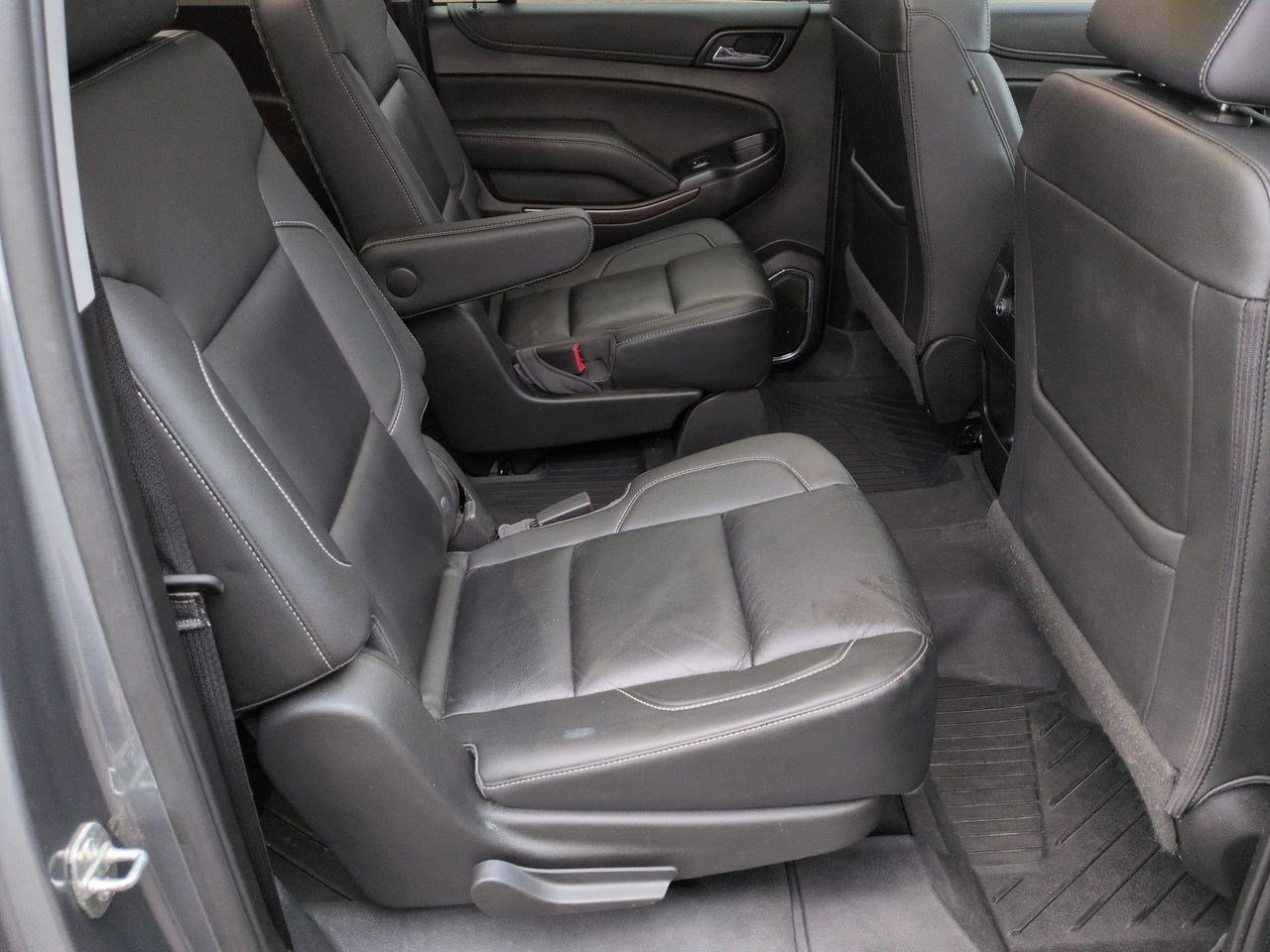 Thumbnail: 2019 GMC Yukon XL - 21