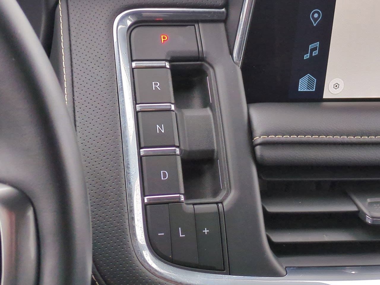 Thumbnail: 2023 Chevrolet Suburban - 31