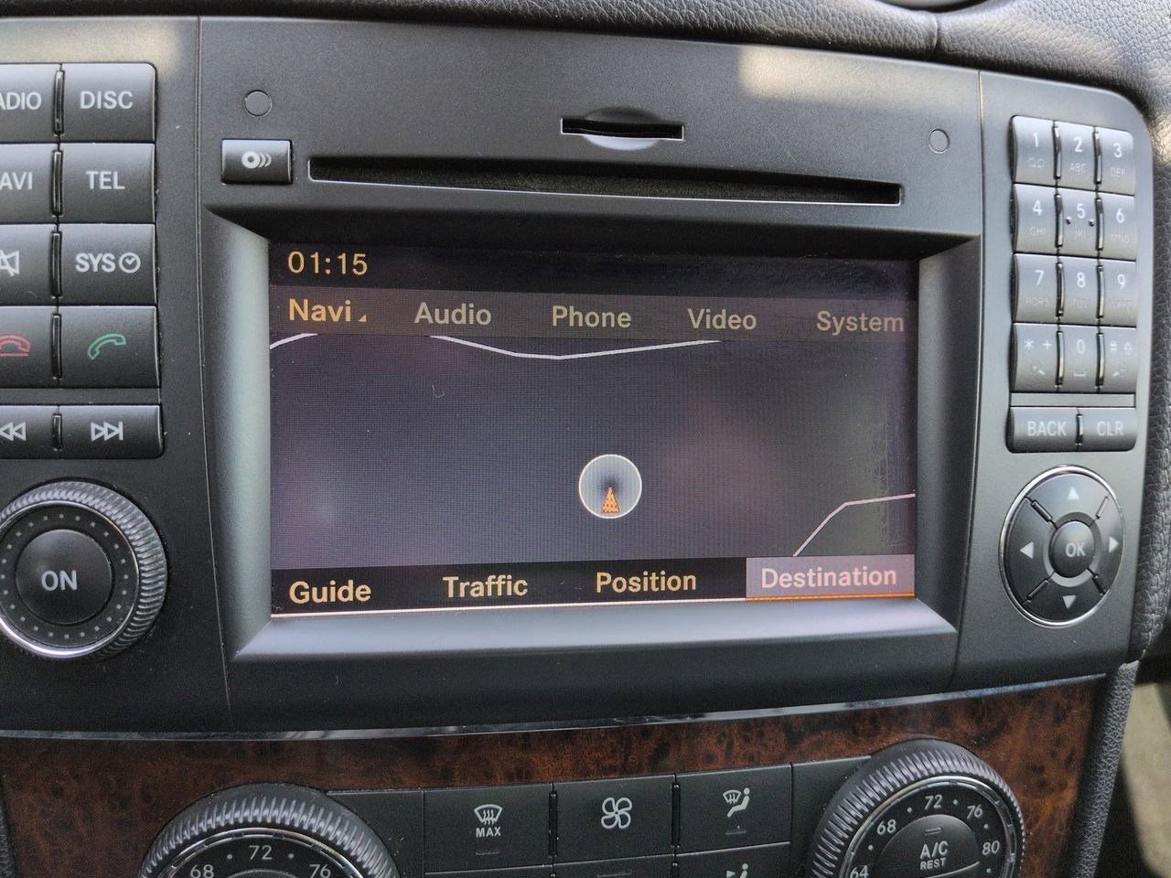 Thumbnail: 2011 Mercedes-Benz GL-Class - 30