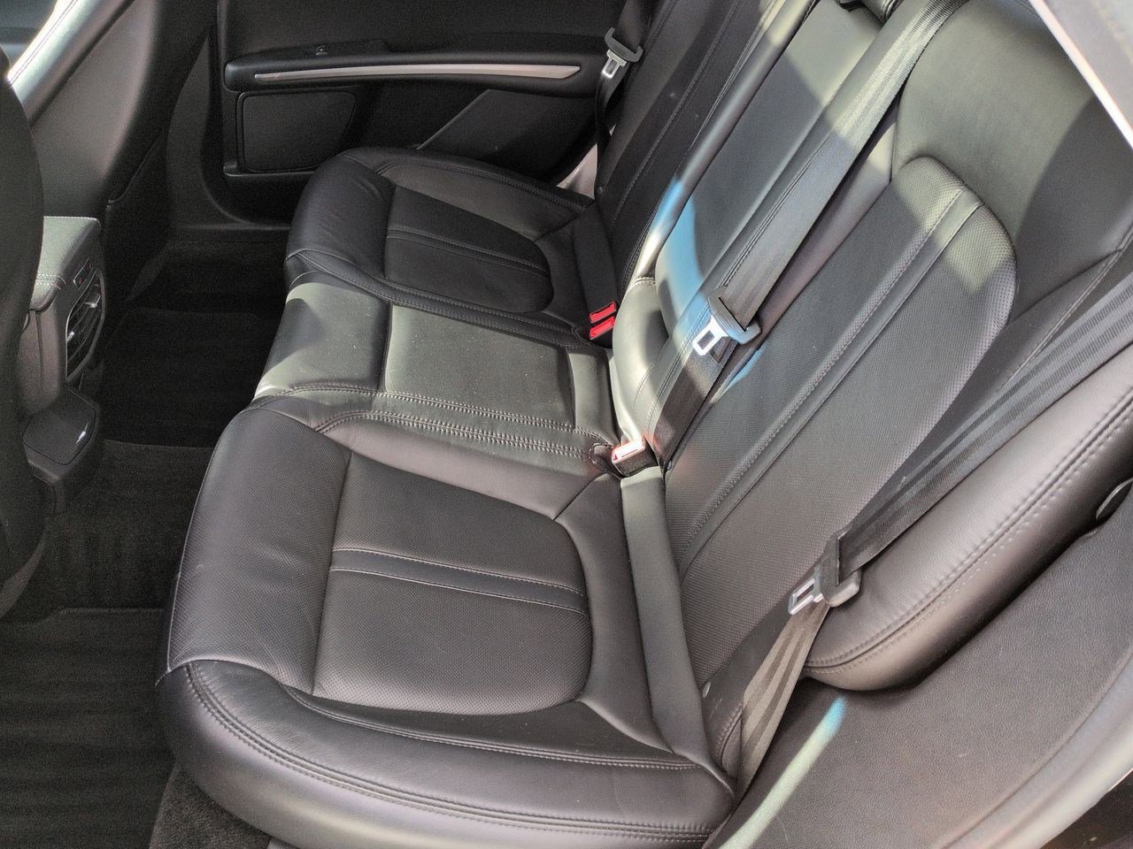 Thumbnail: 2016 Lincoln MKZ - 18