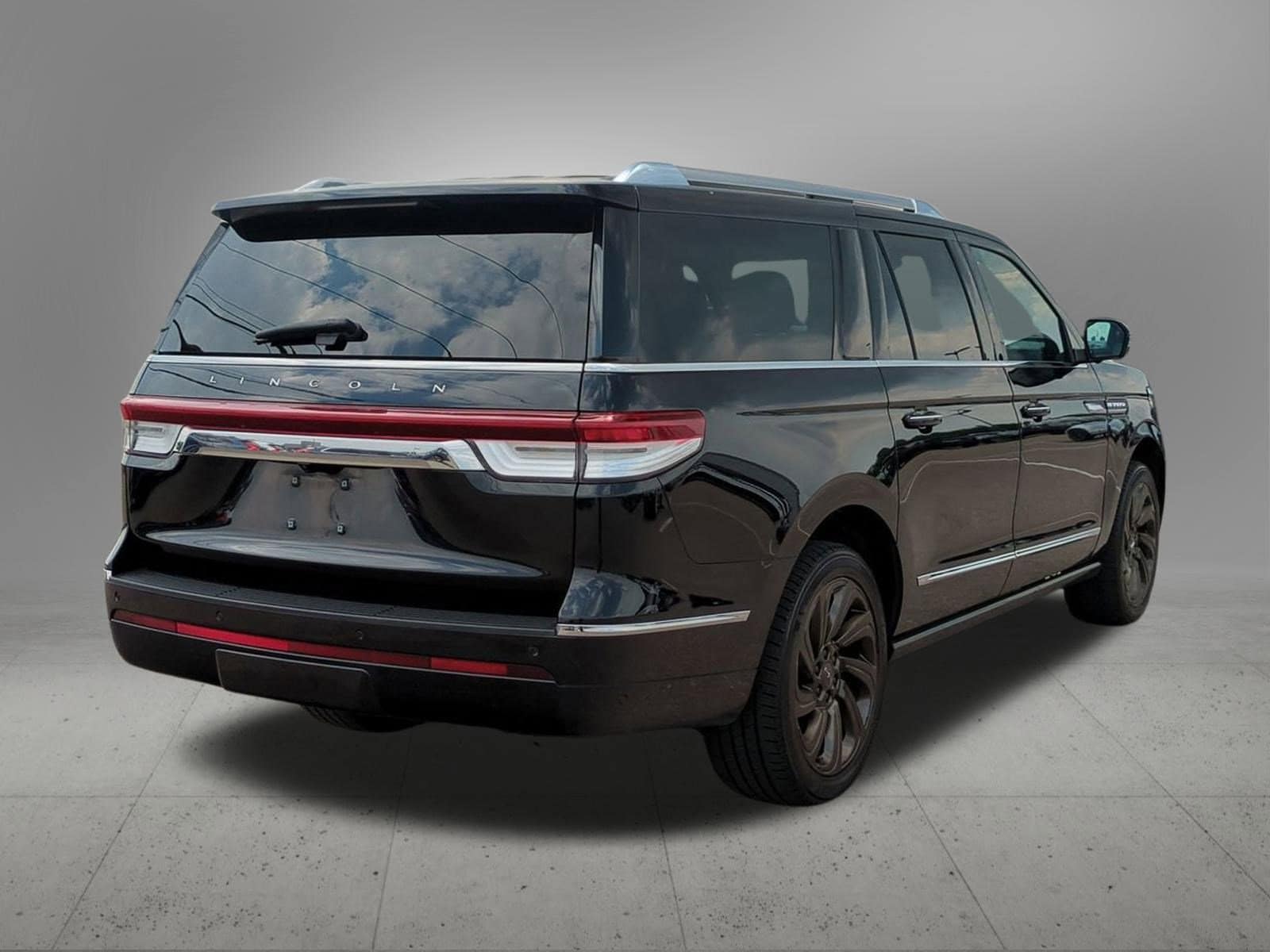 Thumbnail: 2022 Lincoln Navigator L - 6