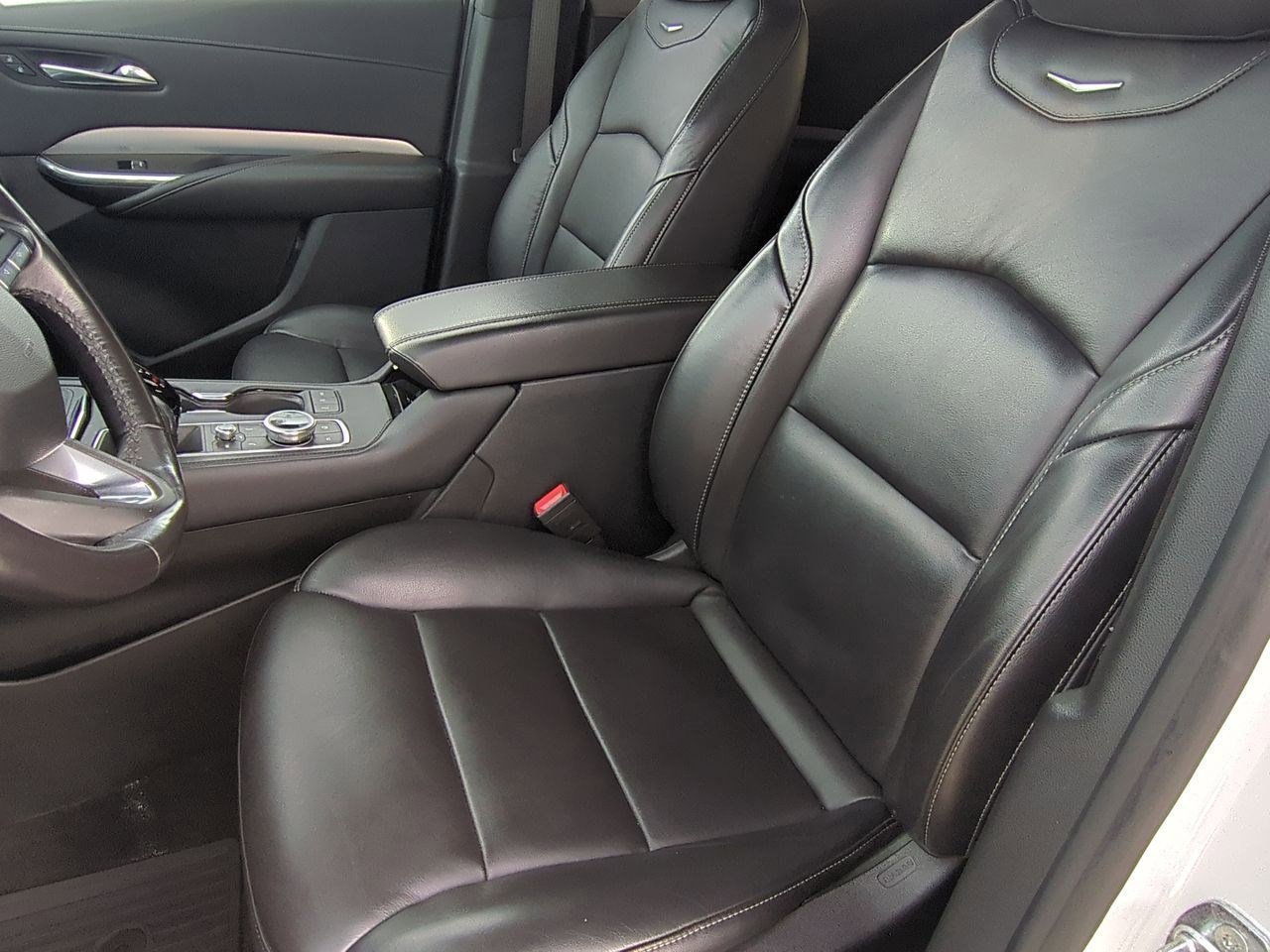 Thumbnail: 2021 Cadillac XT4 - 16