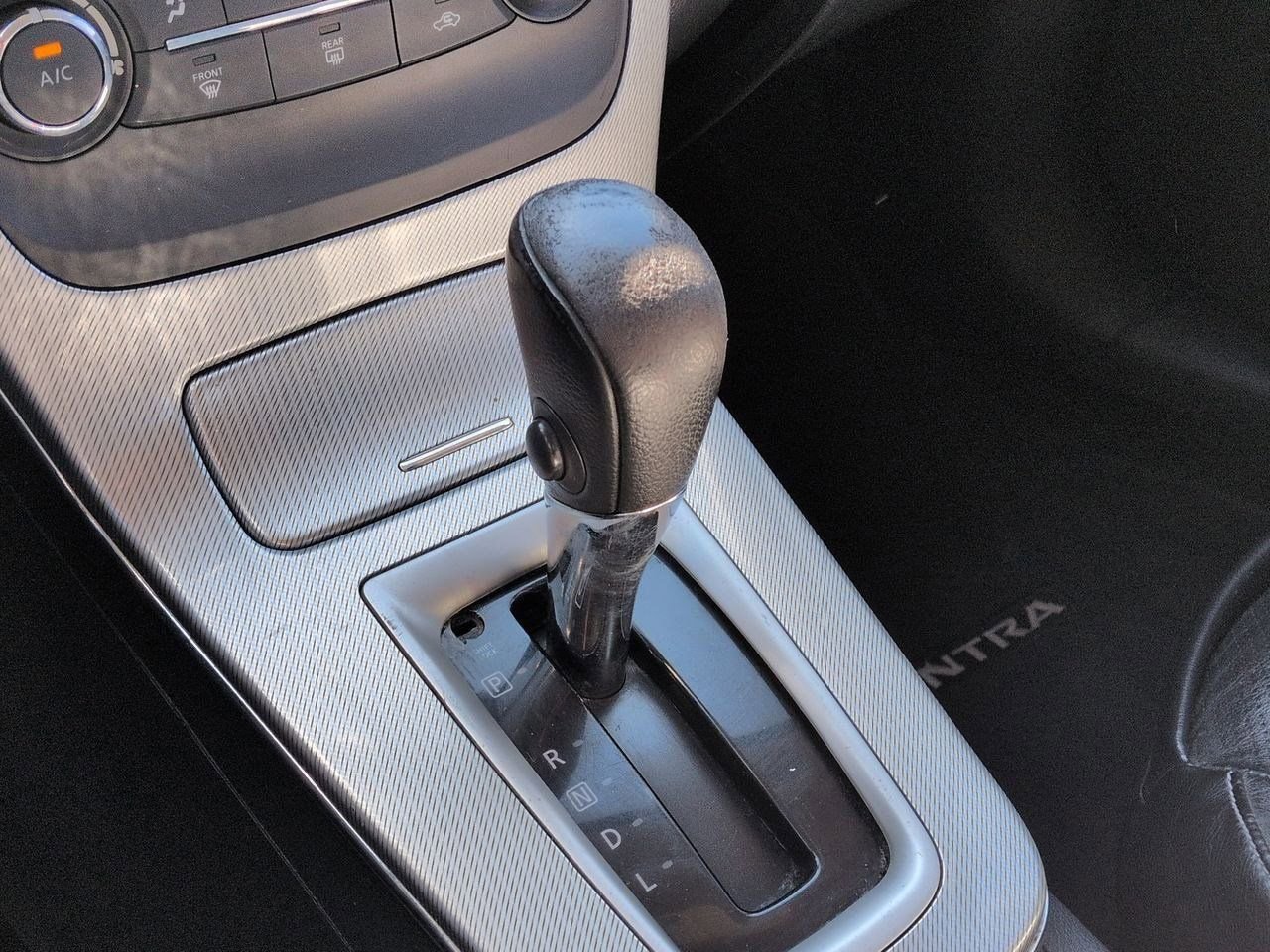 Thumbnail: 2015 Nissan Sentra - 31
