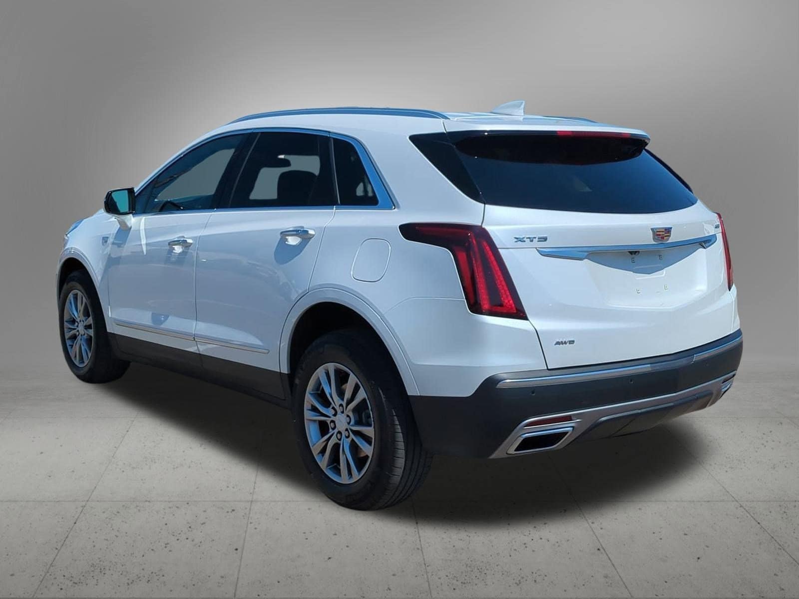 Thumbnail: 2023 Cadillac XT5 - 4