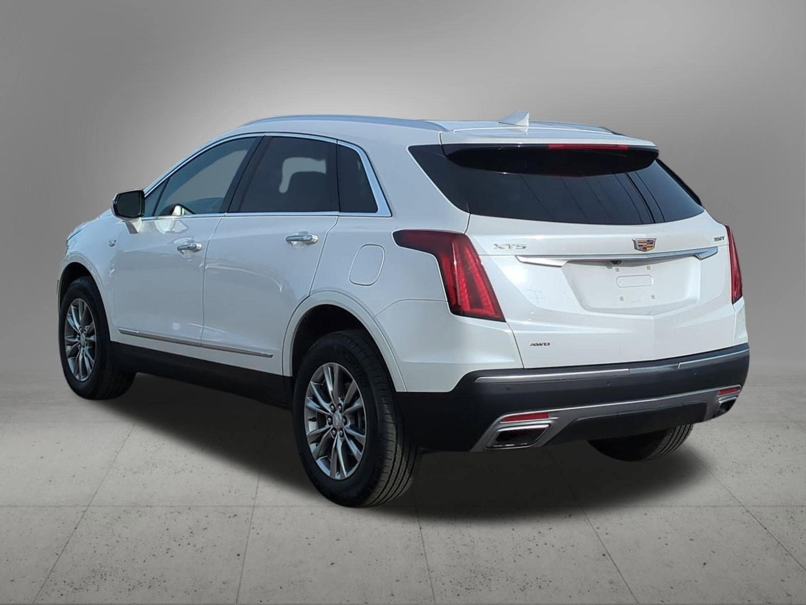Thumbnail: 2023 Cadillac XT5 - 4