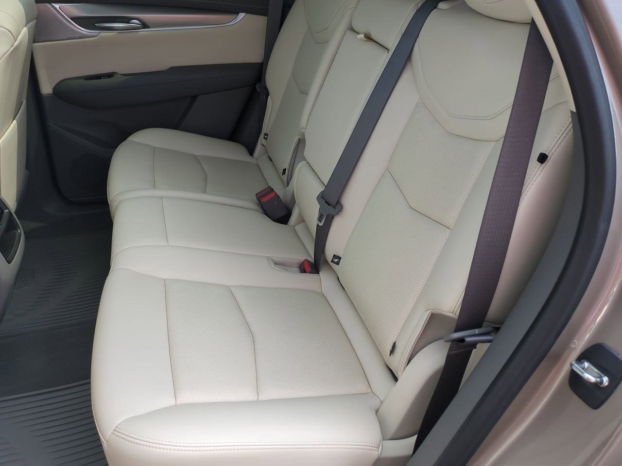 Thumbnail: 2023 Cadillac XT5 - 19