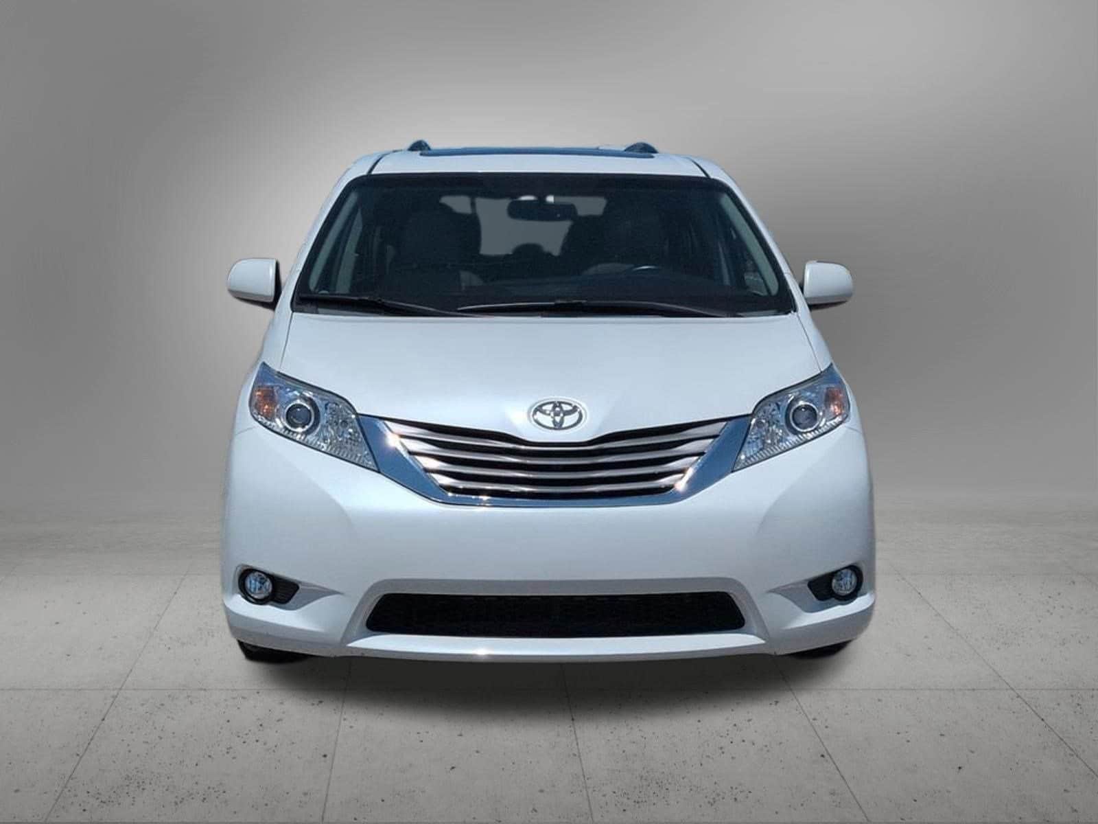 2015 Toyota Sienna XLE - Photo 9