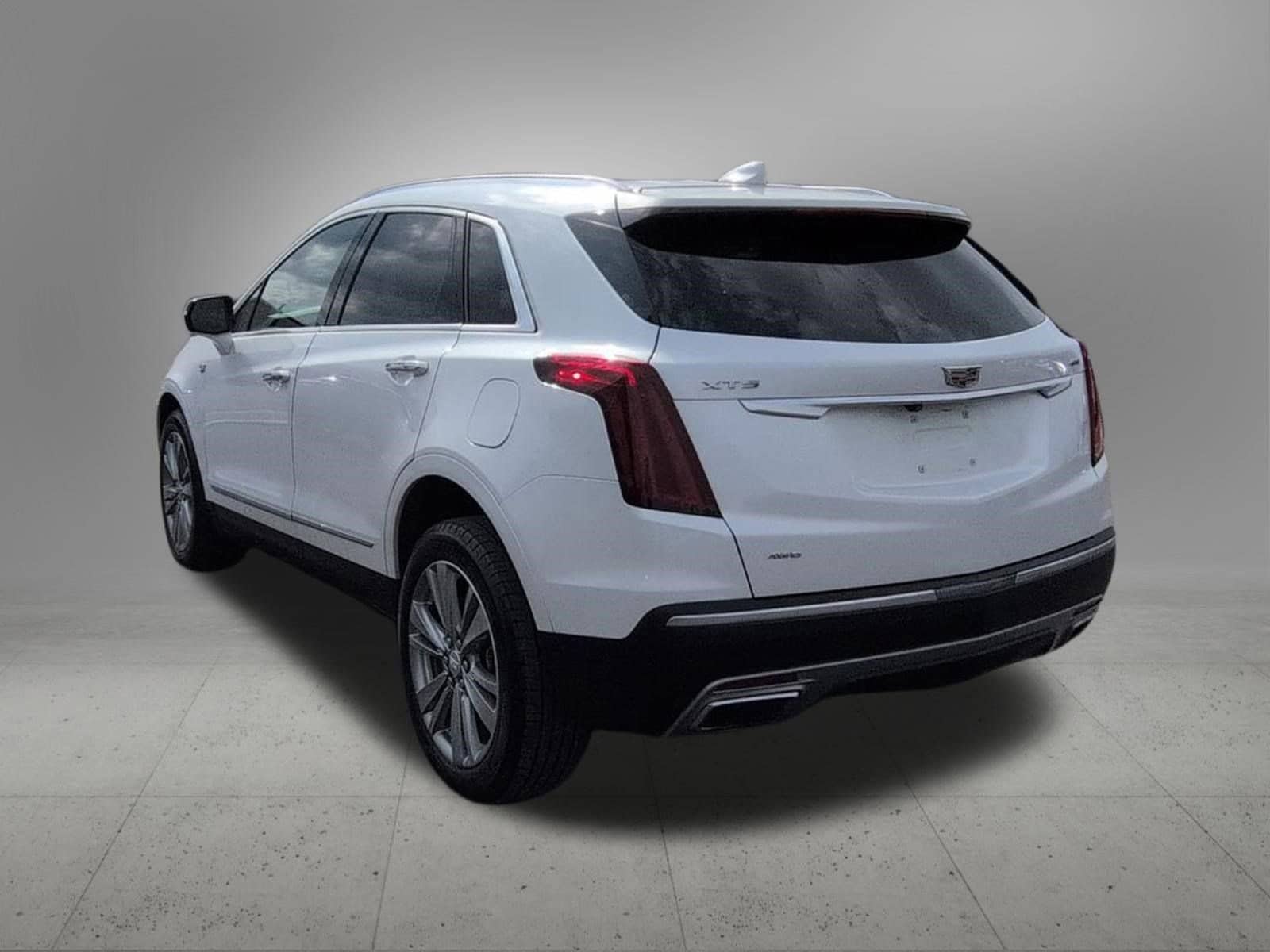 Thumbnail: 2024 Cadillac XT5 - 4