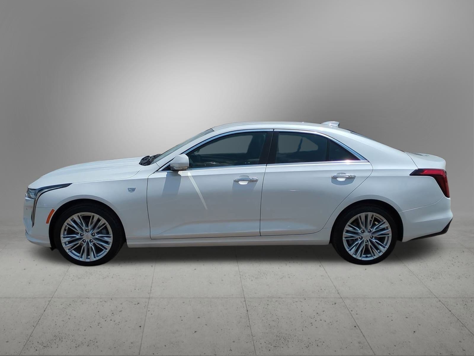 Thumbnail: 2022 Cadillac CT4 - 3