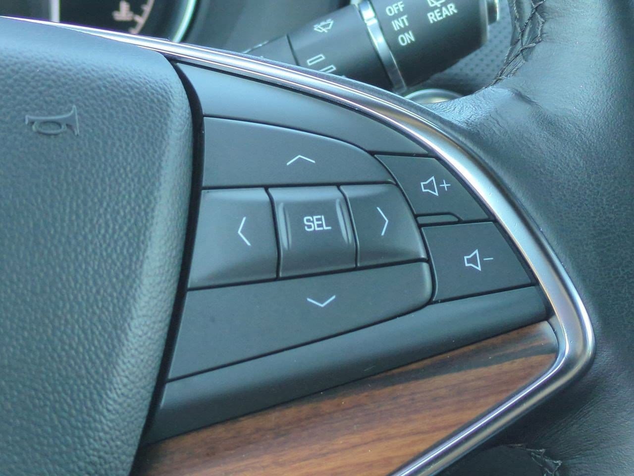 Thumbnail: 2023 Cadillac XT5 - 25