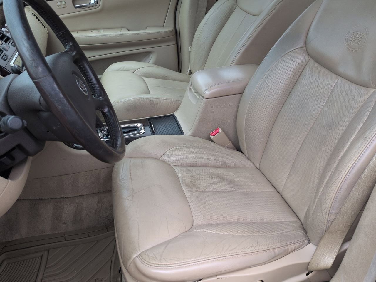 Thumbnail: 2008 Cadillac DTS - 16