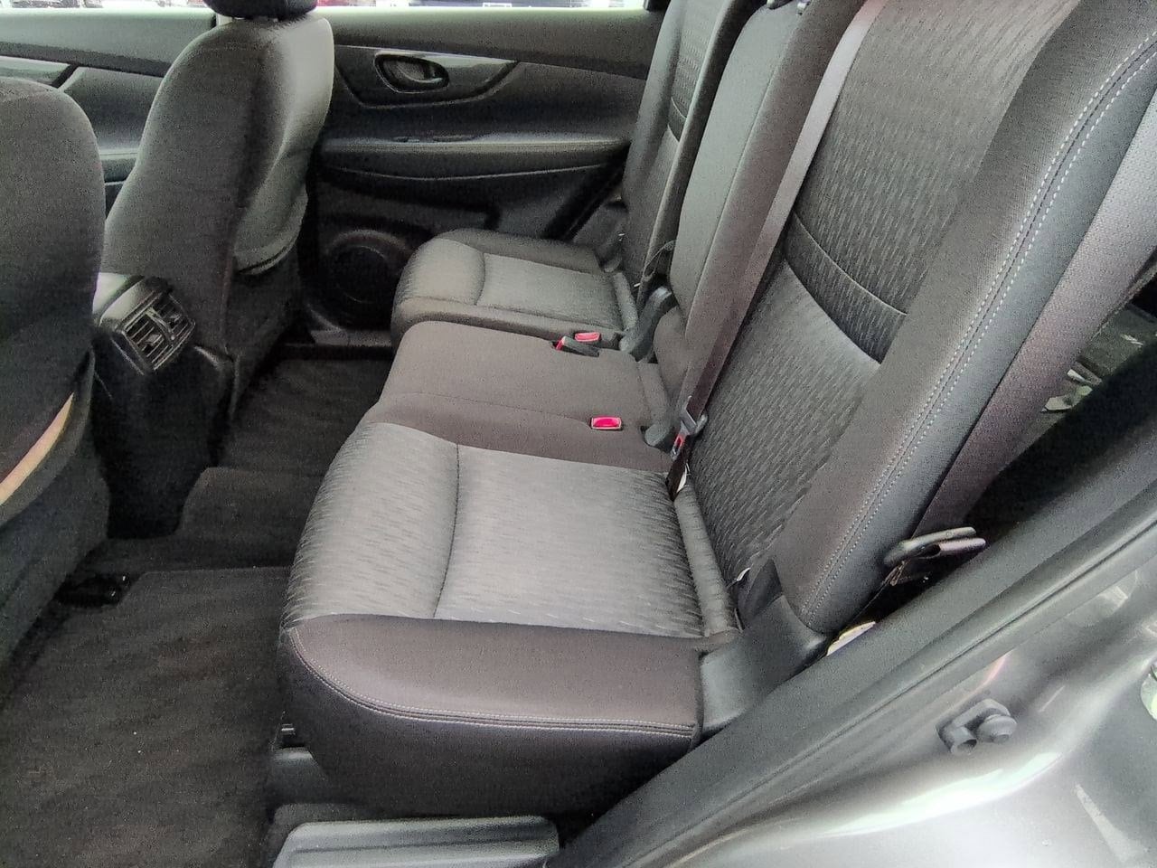 Thumbnail: 2020 Nissan Rogue - 18