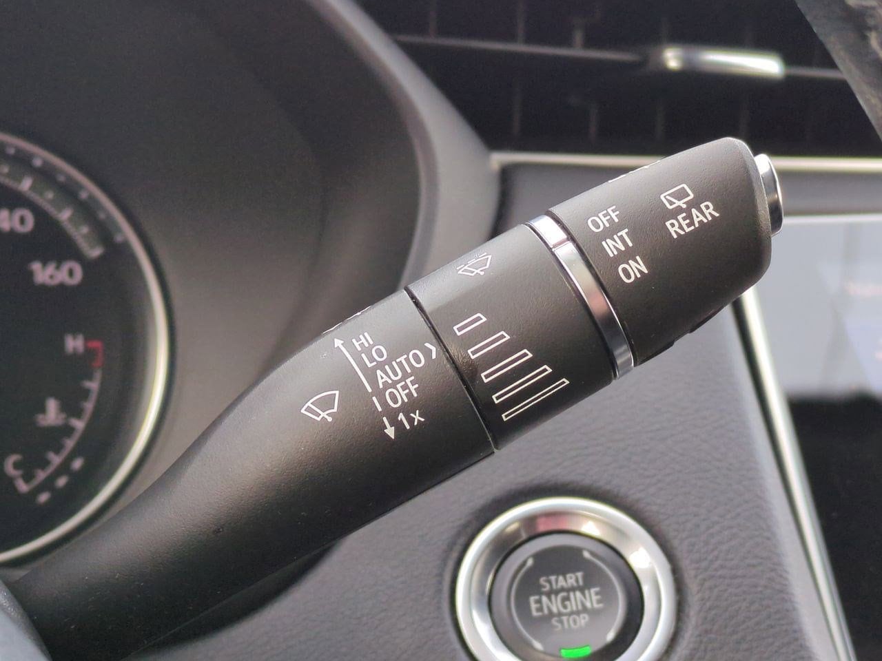 Thumbnail: 2021 Cadillac XT4 - 27