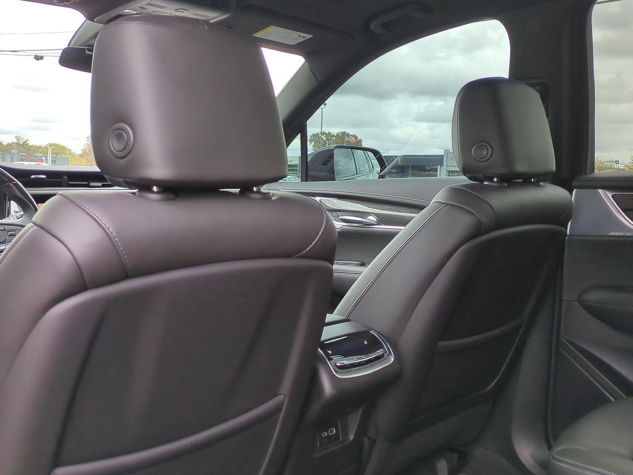 Thumbnail: 2024 Cadillac XT6 - 17