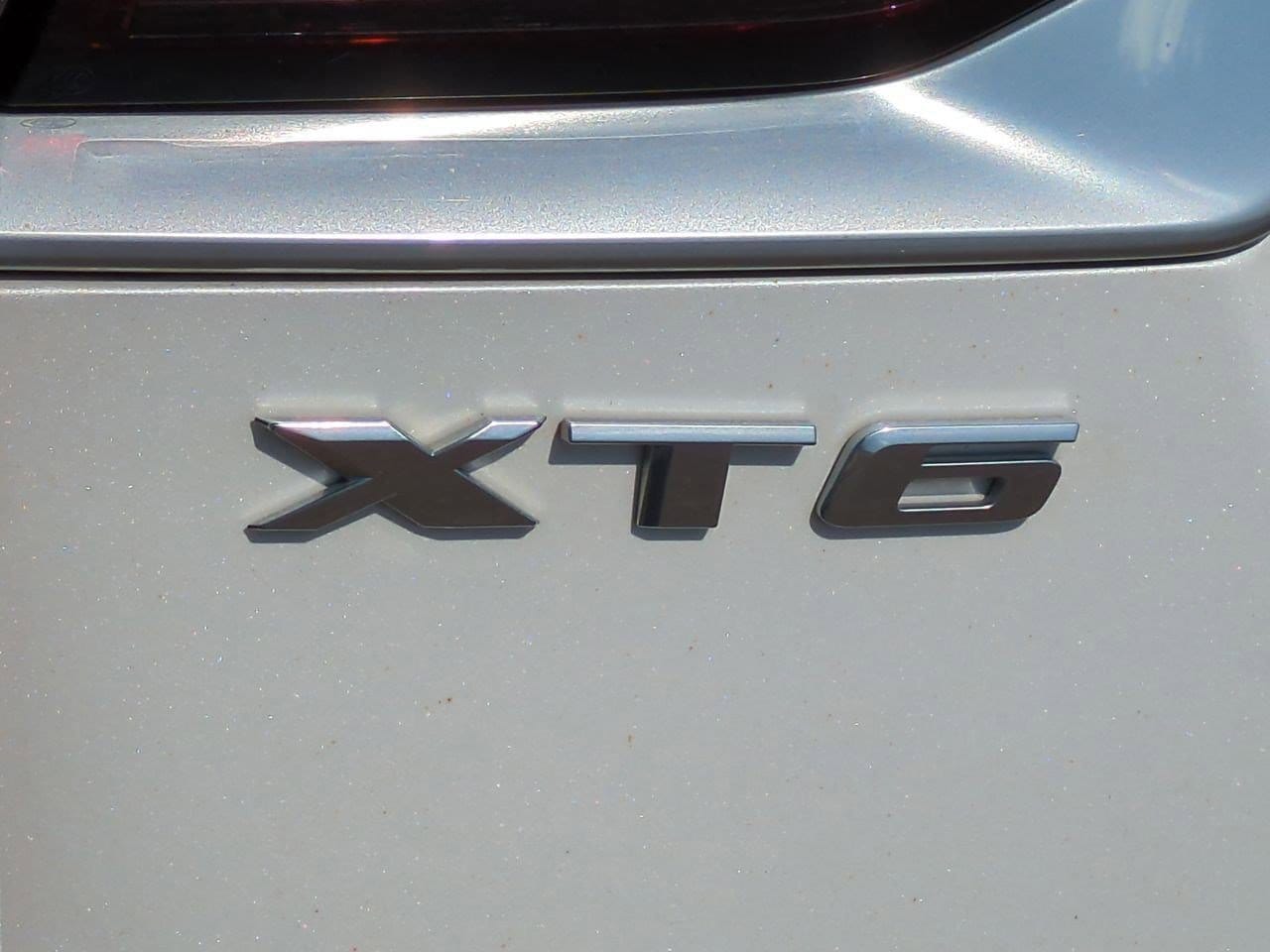 Thumbnail: 2020 Cadillac XT6 - 12