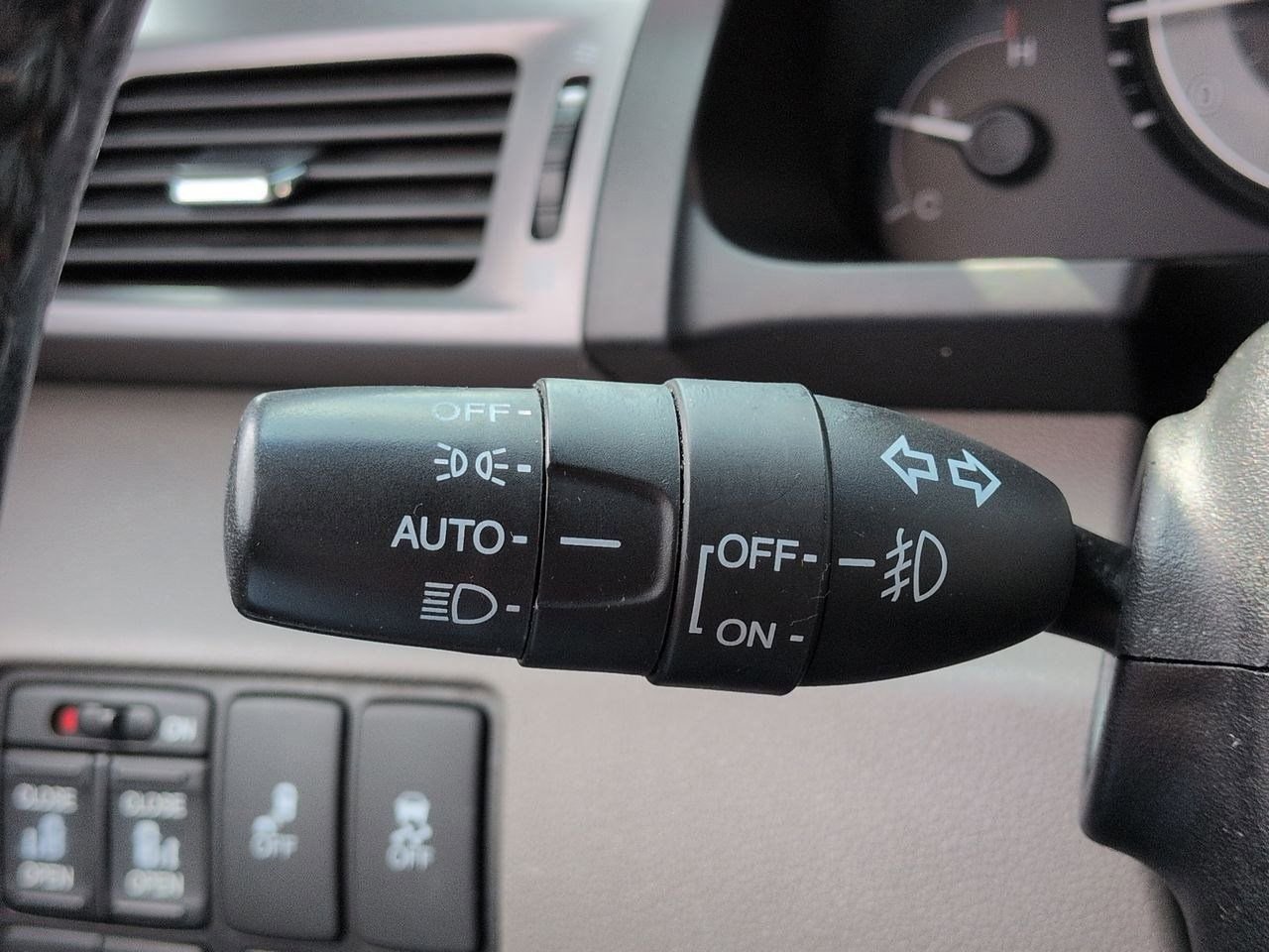 Thumbnail: 2012 Honda Odyssey - 28