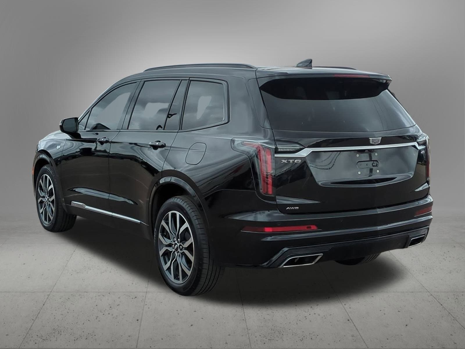 Thumbnail: 2024 Cadillac XT6 - 4
