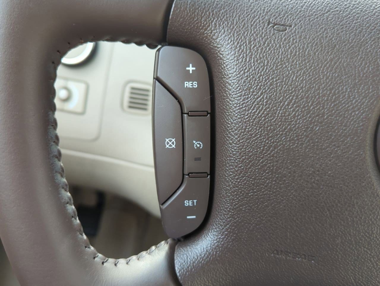 Thumbnail: 2009 Cadillac DTS - 22