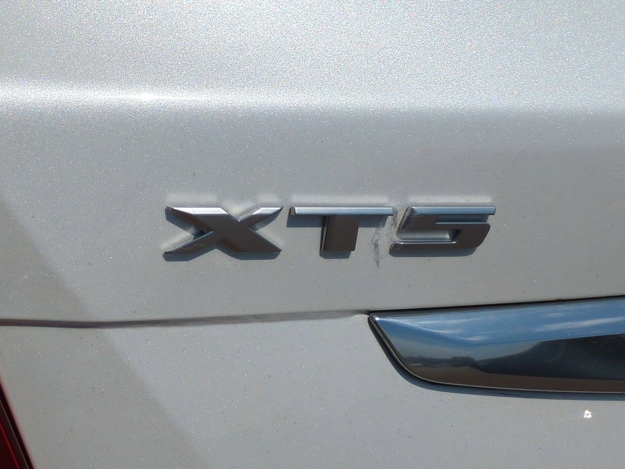 Thumbnail: 2017 Cadillac XT5 - 12