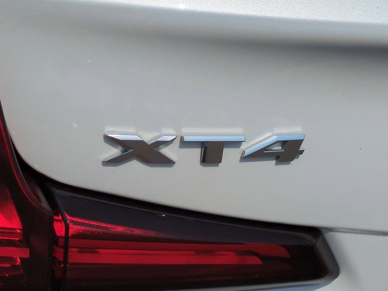 Thumbnail: 2023 Cadillac XT4 - 12