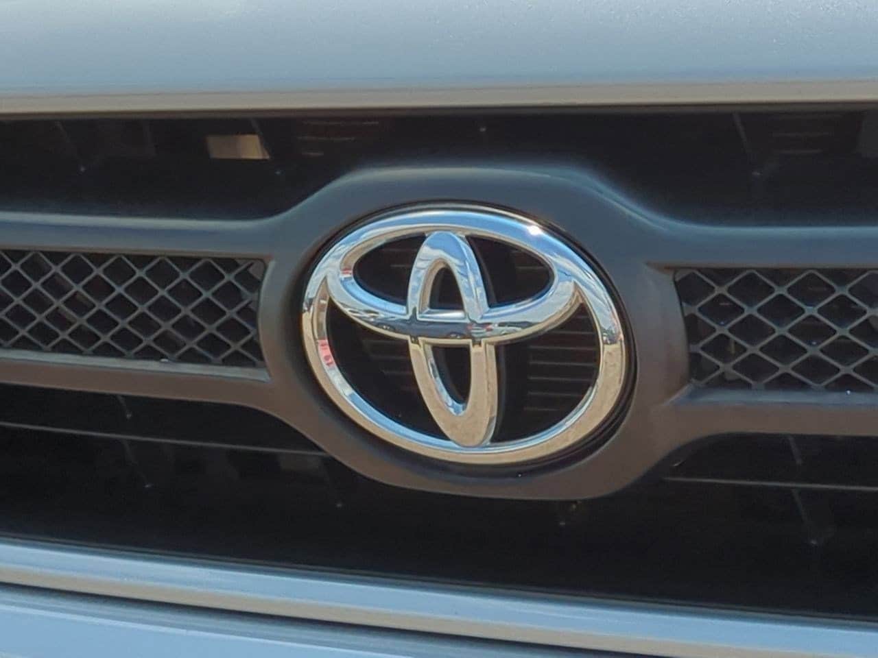 Thumbnail: 2012 Toyota Tacoma - 11