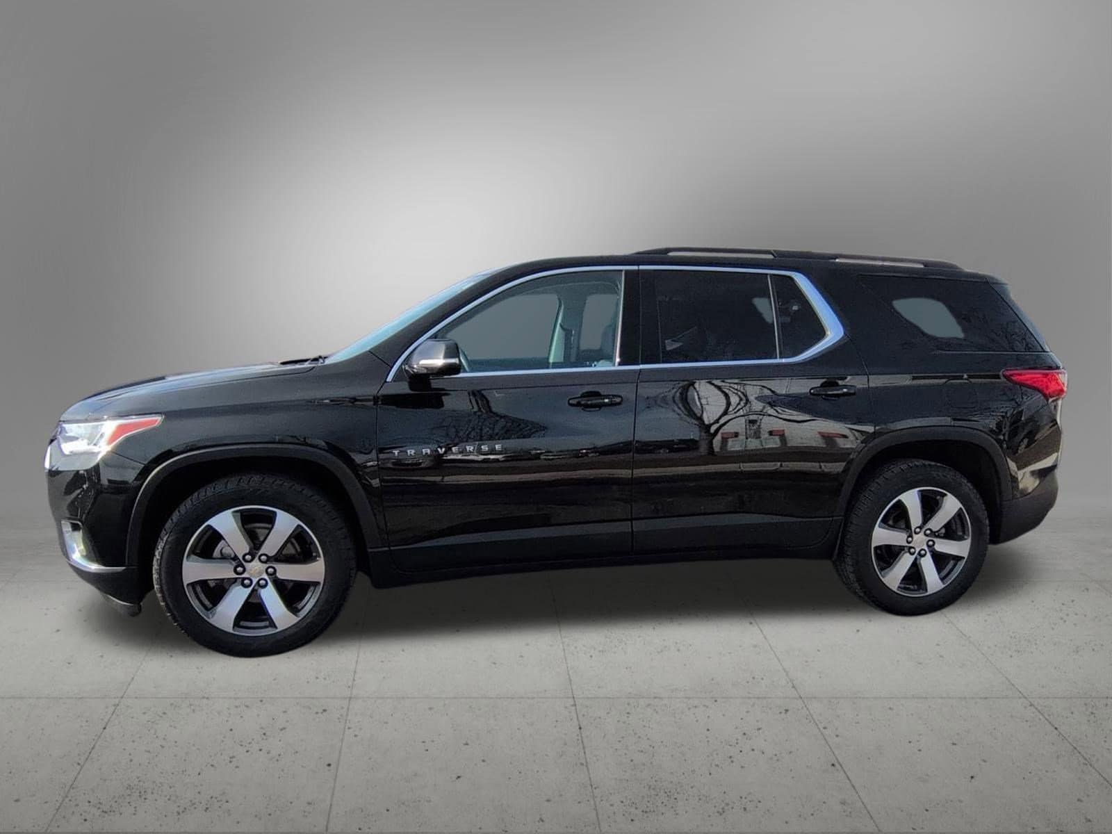 Thumbnail: 2019 Chevrolet Traverse - 3