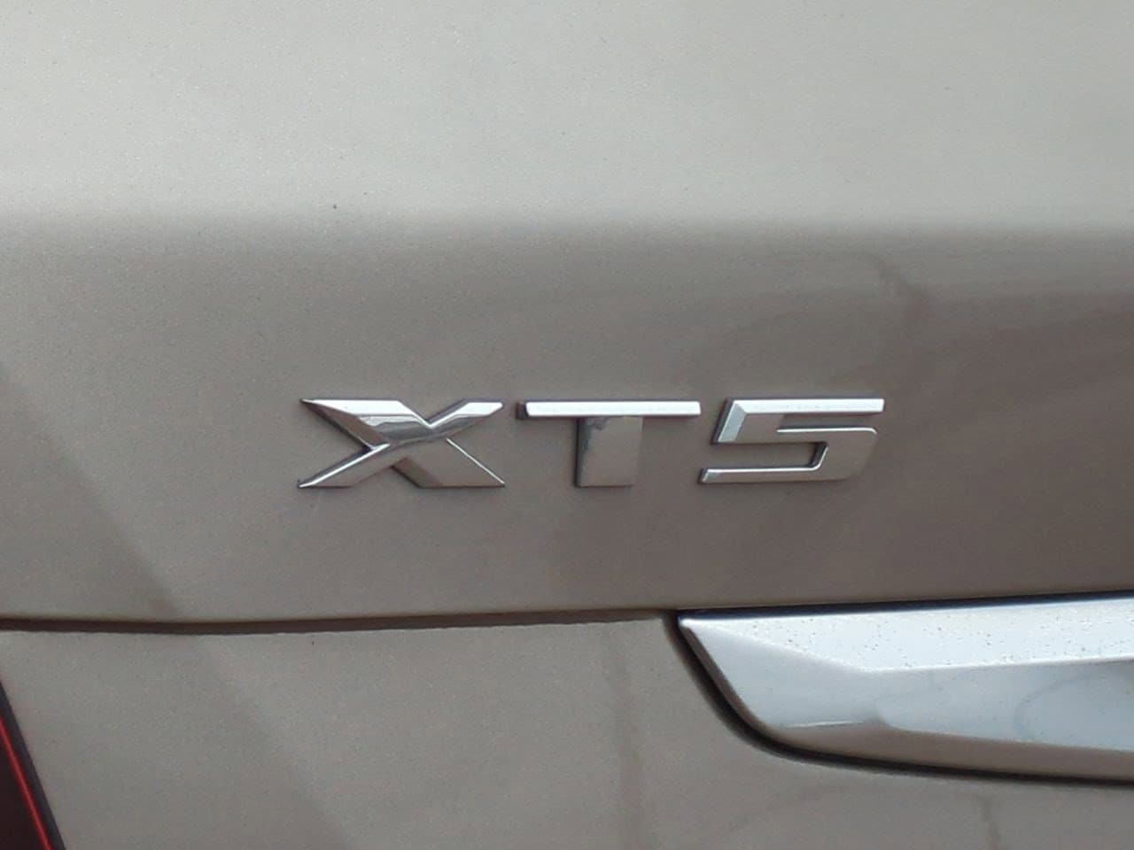 Thumbnail: 2023 Cadillac XT5 - 13