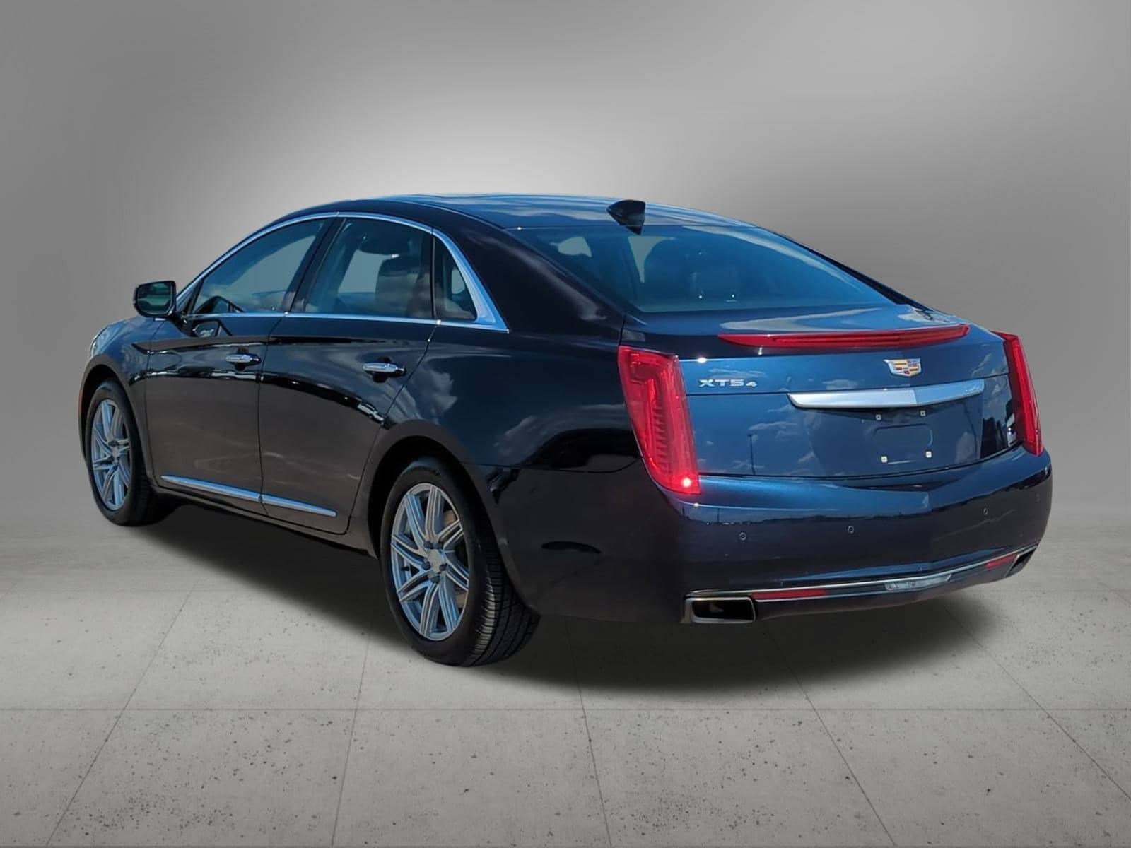 Thumbnail: 2016 Cadillac XTS - 4