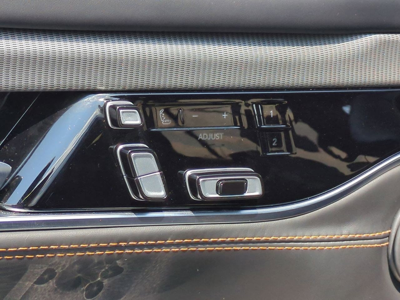 Thumbnail: 2023 Jeep Grand Wagoneer - 15