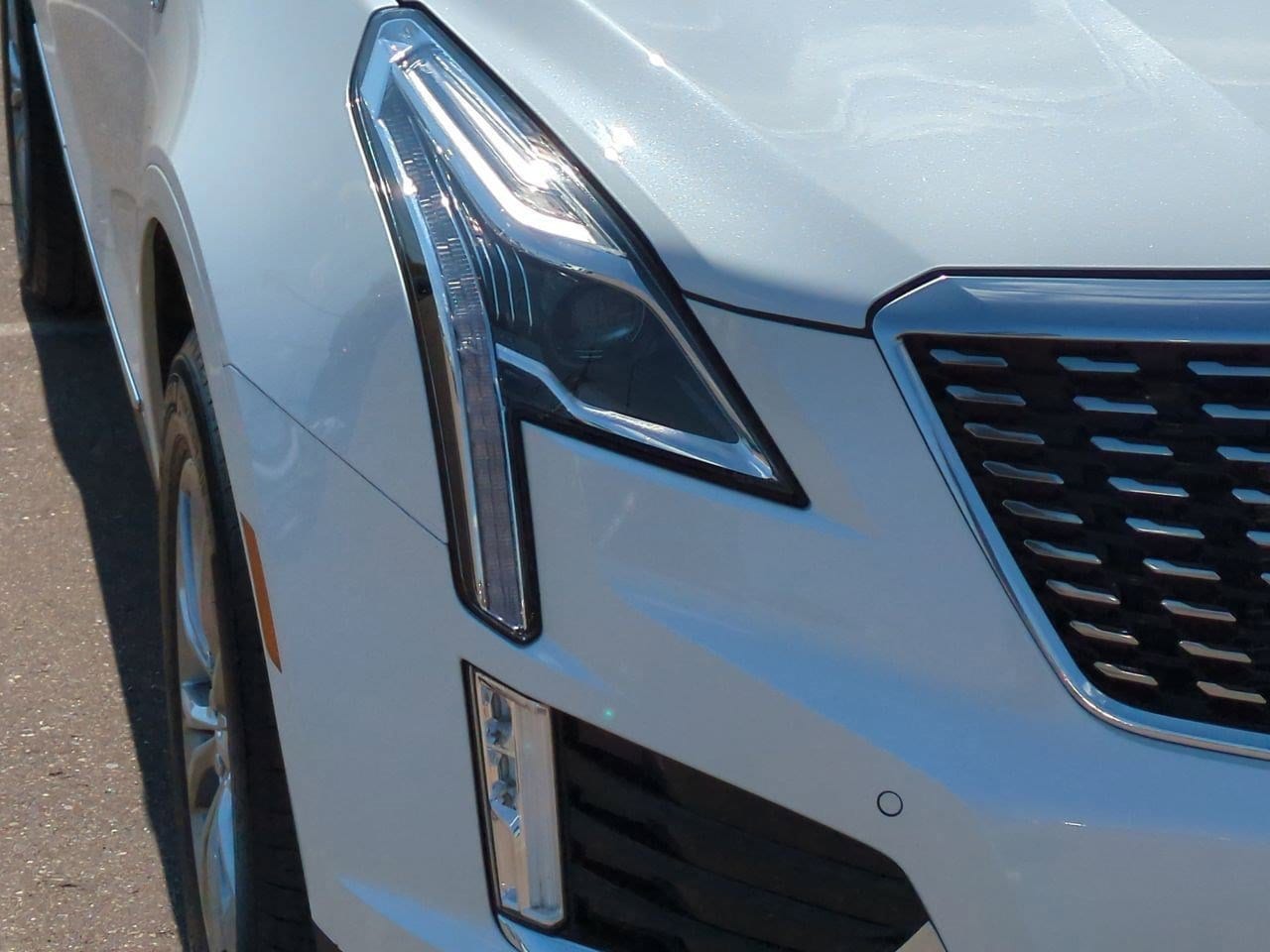 Thumbnail: 2023 Cadillac XT5 - 10