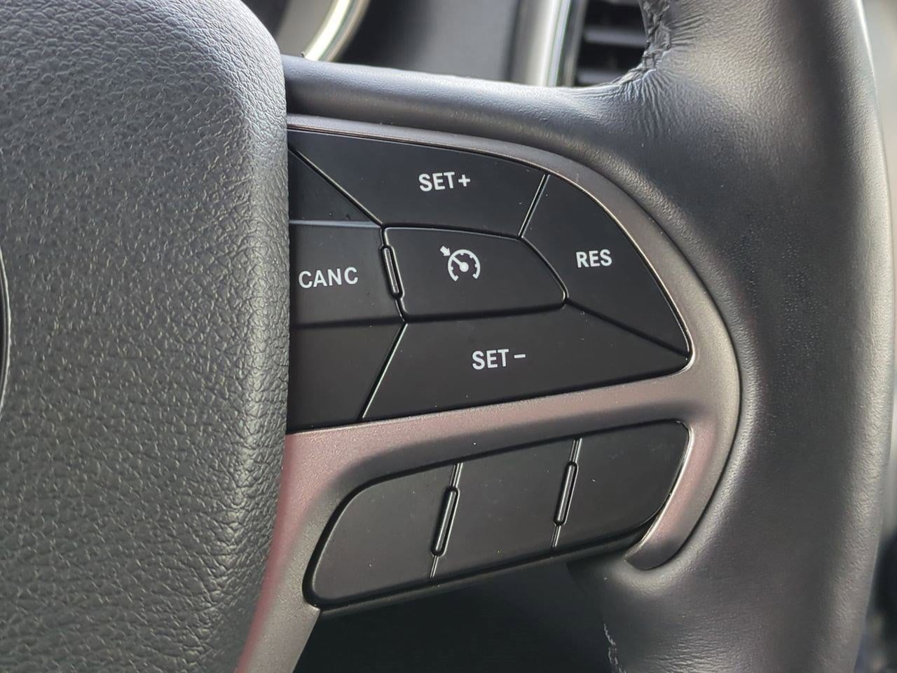 Thumbnail: 2020 Jeep Grand Cherokee - 24