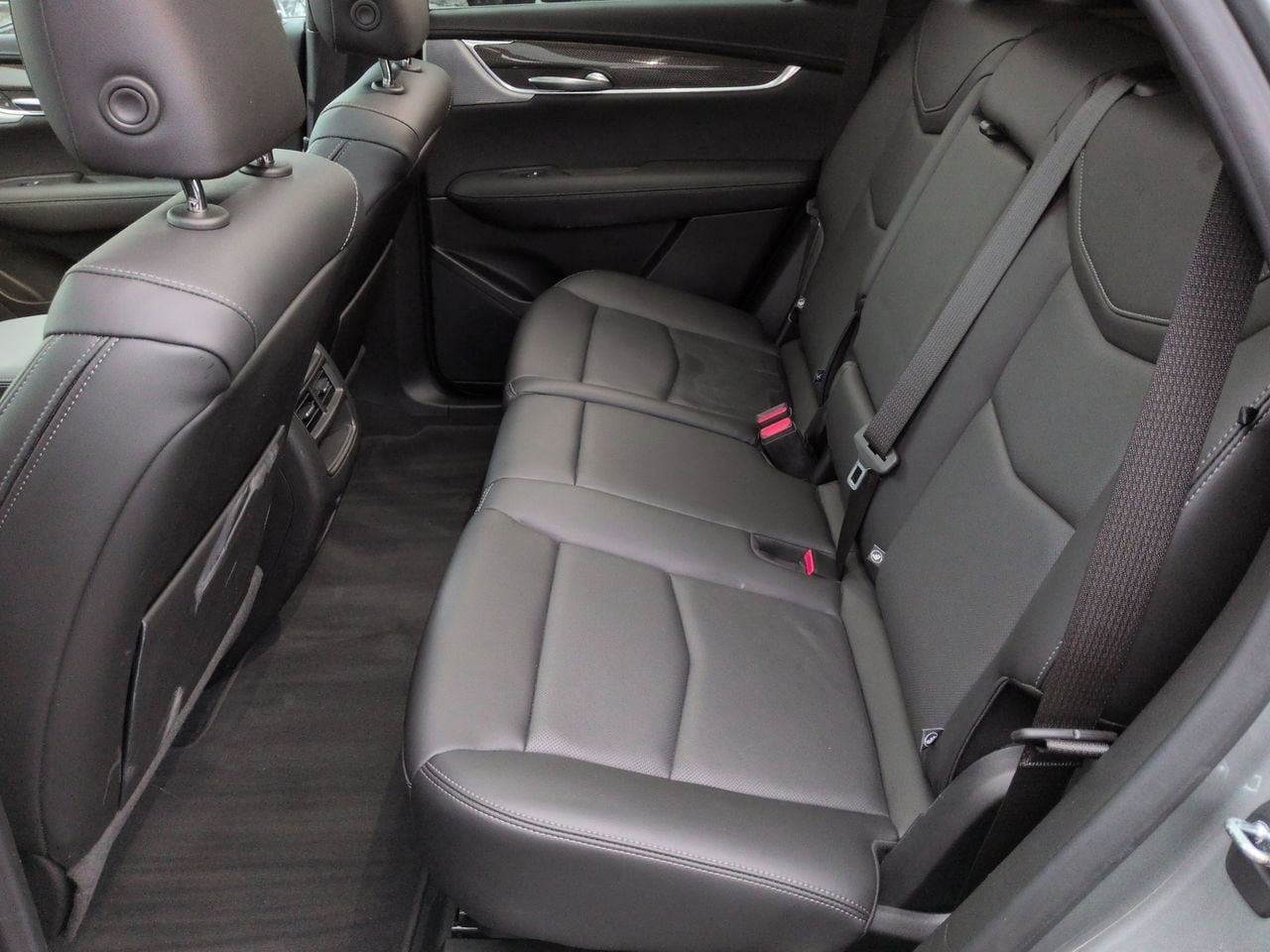 Thumbnail: 2023 Cadillac XT5 - 20