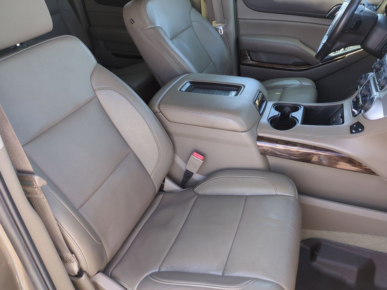 Thumbnail: 2016 GMC Yukon XL - 22