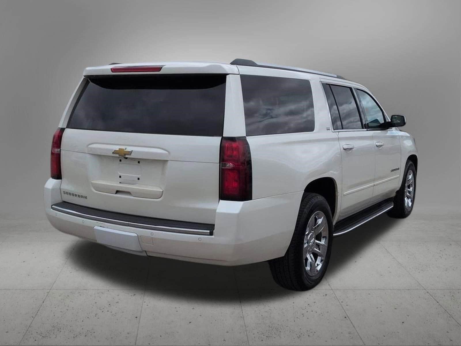 Thumbnail: 2015 Chevrolet Suburban - 6