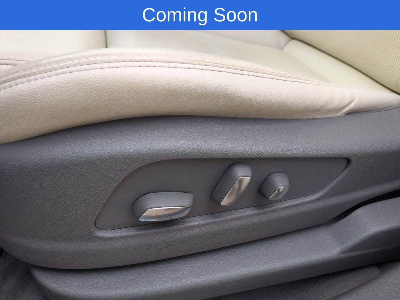 Thumbnail: 2017 Cadillac XT5 - 17