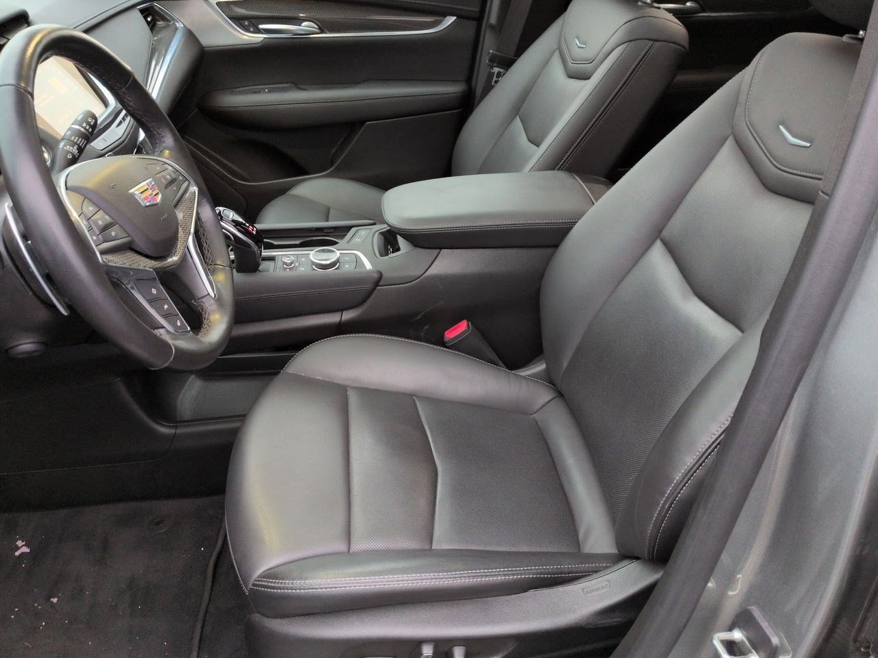 Thumbnail: 2023 Cadillac XT5 - 16