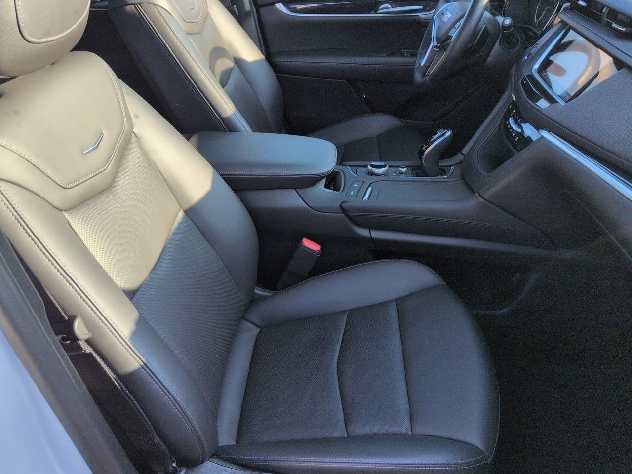 Thumbnail: 2023 Cadillac XT5 - 23