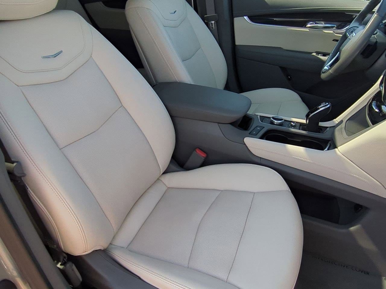 Thumbnail: 2023 Cadillac XT6 - 22