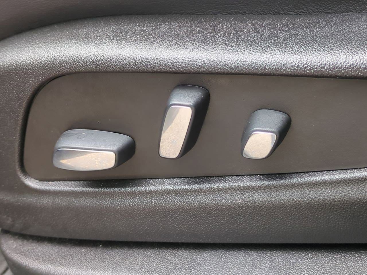 Thumbnail: 2024 Cadillac XT6 - 16