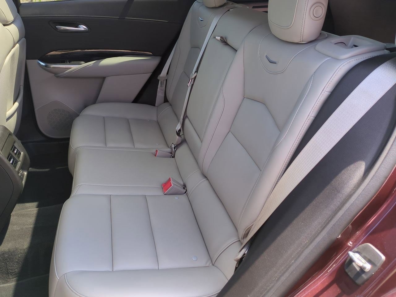Thumbnail: 2022 Cadillac XT4 - 19