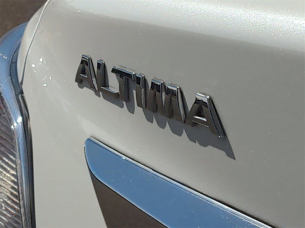 2014 Nissan Altima SV 11