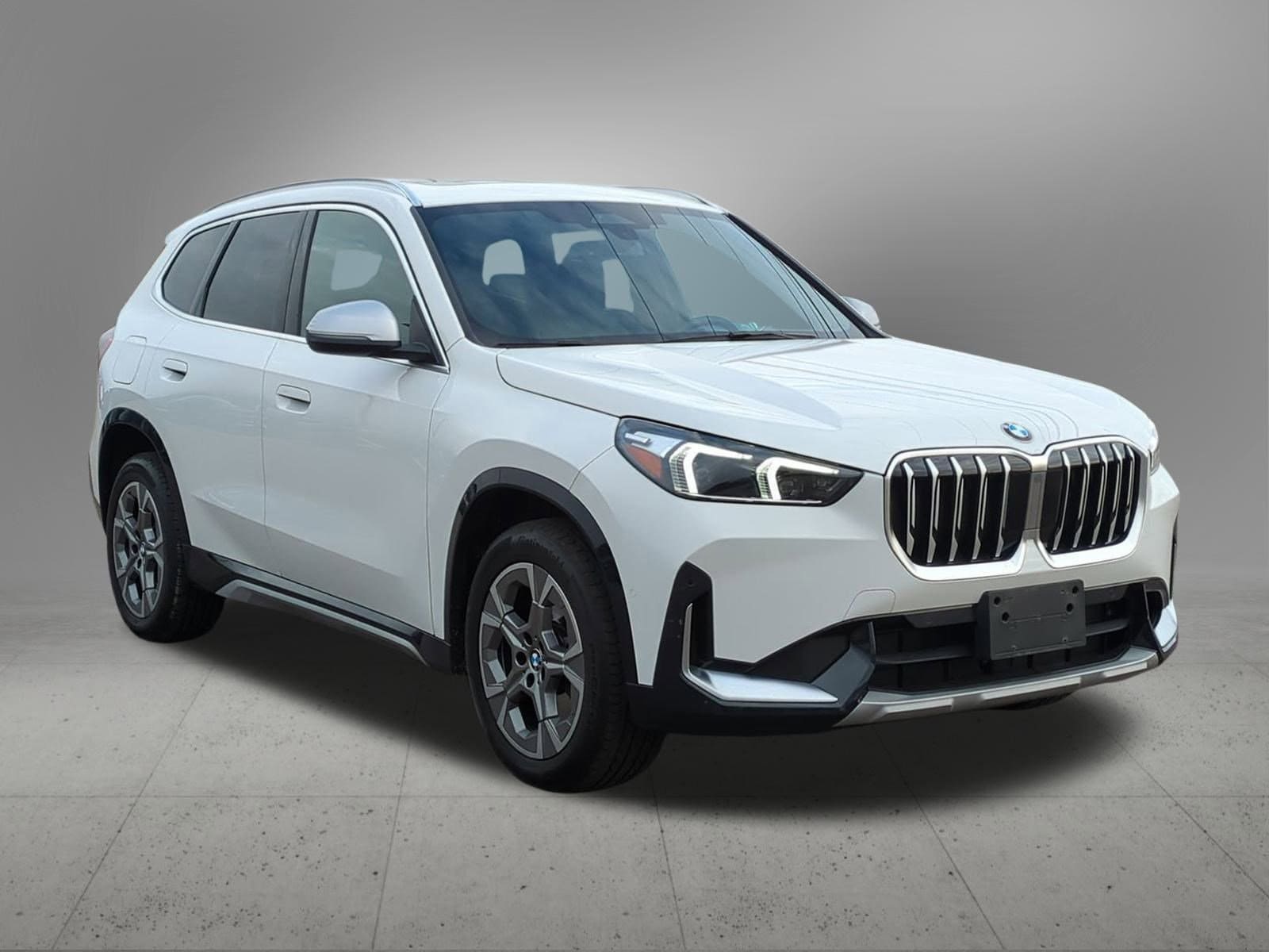 Thumbnail: 2023 BMW X1 - 8