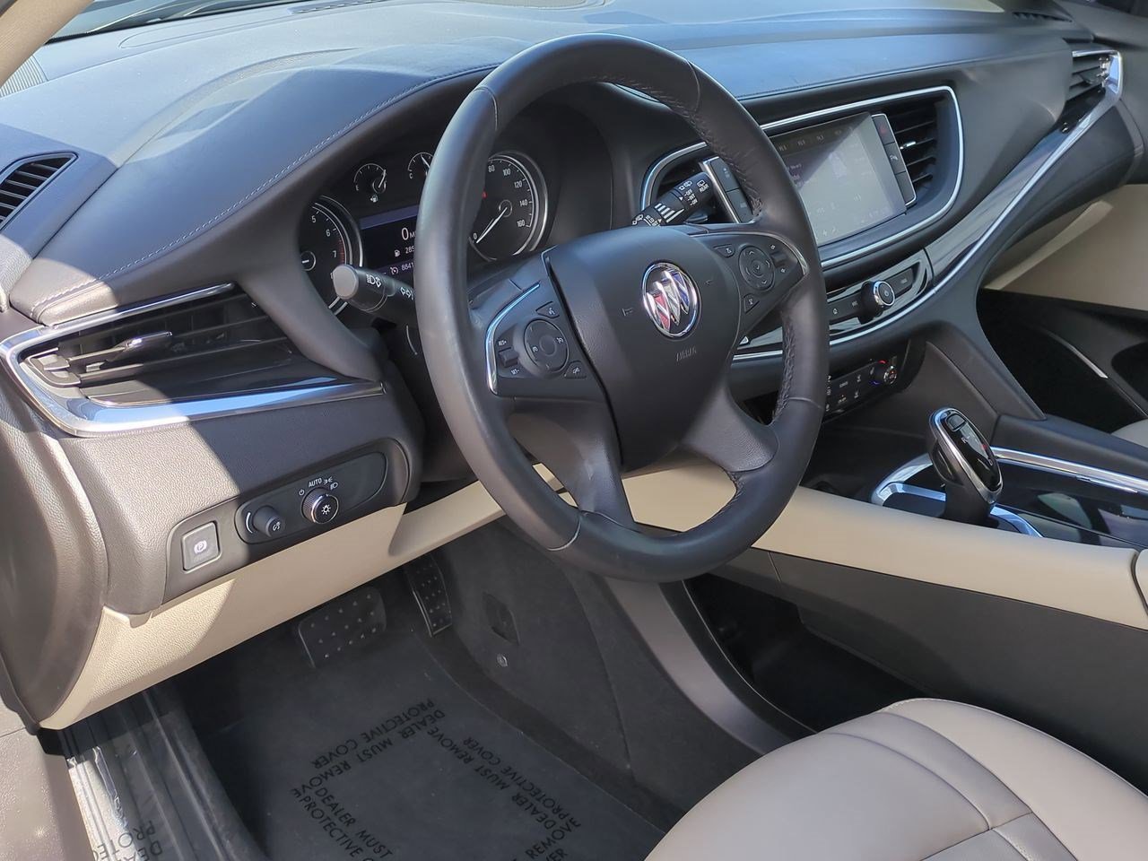 2020 Buick Enclave Essence photo 2